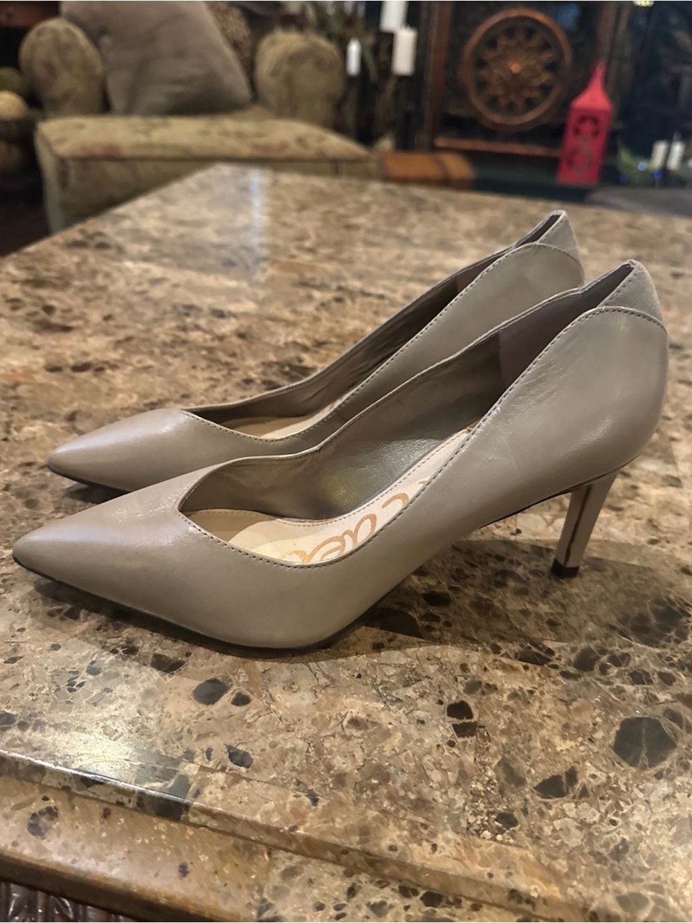 Sam Edelman Hazel Pointed Toe Pumps. - Picture 3 of 8